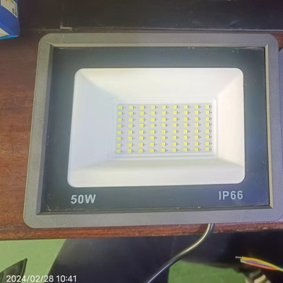 10w bis 200w 3 Jahre Garantie Einfaches Wasserdichtes Design LED-Spotlicht für Garten oder Park